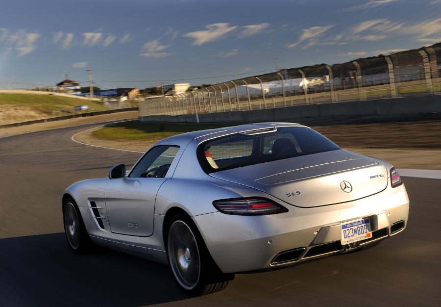  Mercedes-Benz SLS AMG 2010 года  (фото 141 из 526)